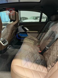 بي ام دبليو الفئة 7